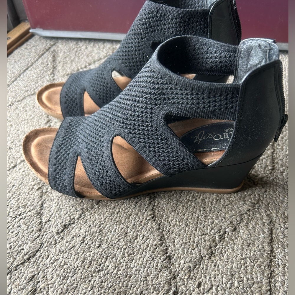 Eurosoft wedge black sandal